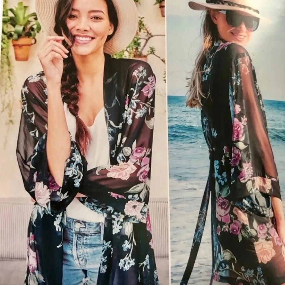 SALE! Helena Quinn Elegant Black Floral Kimono